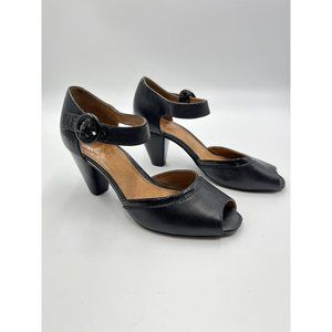Clark’s Artisan Black Leather Mary Jane Pumps 6.5